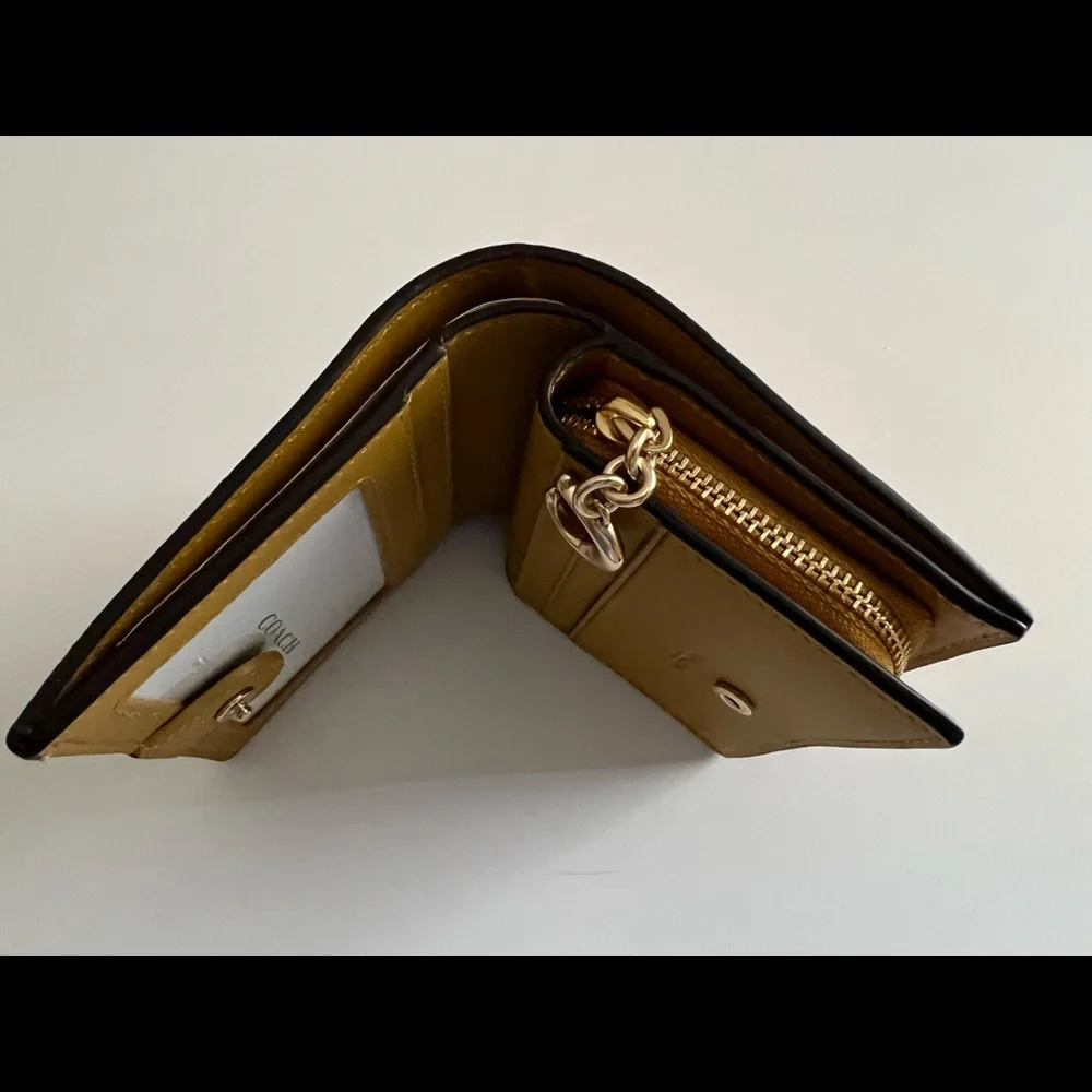 Coach Yellow Leather Croco Style Wallet - Picture 8 of 11